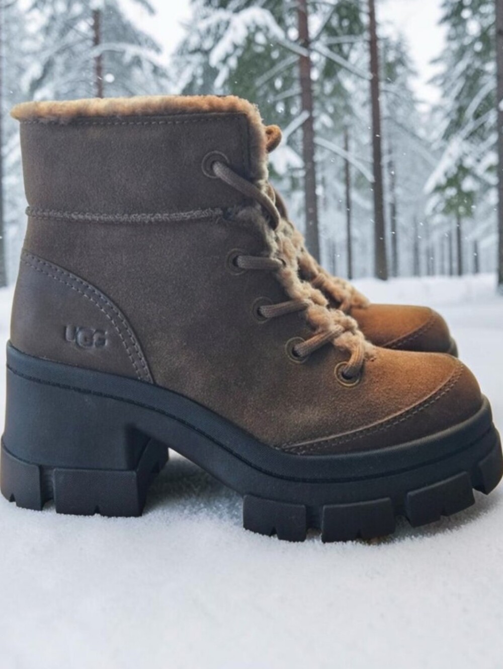 NIB UGG Brooklyn Brown Suede Lace-Up Platform Ankle Boots Size-9